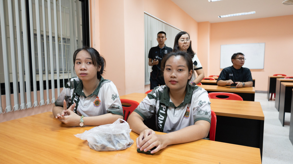 การบรรยายเรื่องการวิเคราะห์และแก้ไขปัญหากายภาพดิน