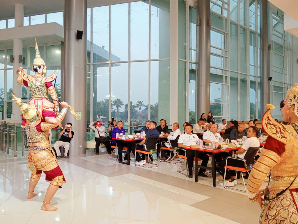 บรรยากาศงานสานสัมพันธ์ยามเย็น