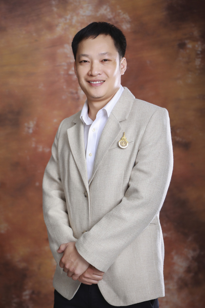 นายจักรกฤษณ์ ศรียาบ