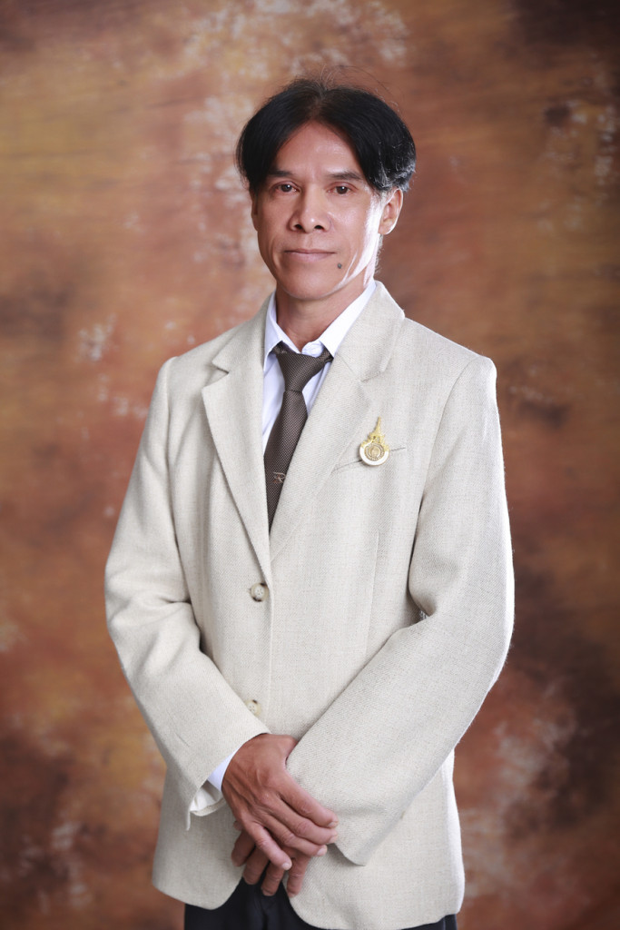 นายอภิชาต อำนา