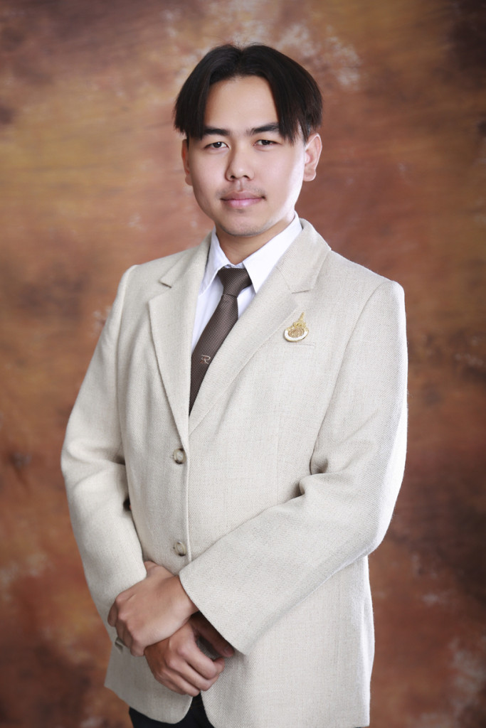 นายฌานิศทร์ กันสี