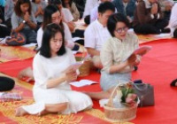 รูปภาพ : มทร.ล้านนา เชียงราย จัดกิจกรรมส่งเสริมพระพุทธศาสนาสวดมนต์ทำวัตรเช้า ทำบุญตักบาตรและฟังเทศาน์พื้นเมืองชาดกเนื่องในเทศกาลเข้าพรรษา