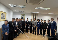 รูปภาพ : 20-10-2569_ส่งมอบไม้เท้าพลิกชีวิตเตือนไฟรั่วผ่านกระทรวง อว