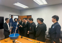 รูปภาพ : 20-10-2569_ส่งมอบไม้เท้าพลิกชีวิตเตือนไฟรั่วผ่านกระทรวง อว