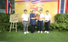 กองประชาสัมพันธ์ มอบดอกไม้แสดงความยินดี ครบรอบ 56 ปี หนังสือพิมพ์ไทยนิวส์