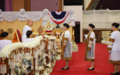         พระบาทสมเด็จพระเจ้าอยู่หัว ทรงพระกรุณาโปรดเกล้าโปรดกระหม่อมให้ องคมนตรี เป็นผู้แทนพระองค์ ไปมอบปริญญาบัตรแก่ผู้สำเร็จการศึกษาจากมหาวิทยาลัยเทคโนโลยีราชมงคลล้านนา ประจำปีการศึกษา 2567