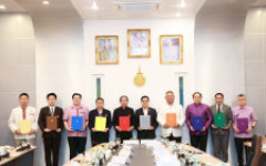 มทร.ล้านนา ร่วมผนึกกำลังเครือข่าย 8  ราชมงคล ลงนามความร่วมมือ “สถาบันการศึกษาสู่มาตรฐานความปลอดภัยที่ยั่งยืน” 