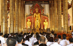มทร.ล้านนา ร่วมพิธีสวดพระพุทธมนต์และทำบุญตักบาตรถวายพระราชกุศล น้อมรำลึกพระมหากรุณาธิคุณ “สมเด็จพระนางเจ้ารำไพพรรณี” ครบ 100 ปีแห่งการประกาศยกย่องพระเกียรติคุณพระราชกรณียกิจ