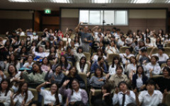 ศูนย์ภาษา มทร.ล้านนา เสริมศักยภาพภาษาอังกฤษนักศึกษา จัด Inspirational Talk สร้างแรงบันดาลใจสู่การเรียนรู้ระดับสากล