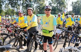 รูปภาพ : ข่าวเด่นวันนี้ ร่วมกิจกรรม “ปั่นเพื่อพ่อ” Bike for Dad