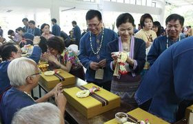 รูปภาพ : คณะผู้บริหาร คณาจารย์ และบุคลากร มทร.ล้านนา เชียงราย เข้ารดน้ำดำหัวท่านอธิการบดีและอาจารย์อาวุโส