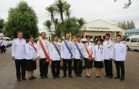 รูปภาพ : มทร.ล้านนา ลำปาง ร่วมพิธีถวายราชสดุดีเฉลิมพระเกียรติพระบาทสมเด็จพระเจ้าอยู่หัว ประจำปี 2558