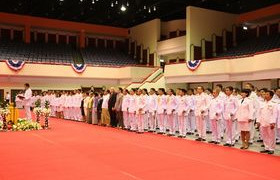 Image : RMUTL attended the ceremony to pay obeisance to the royal portrait of King Narai 