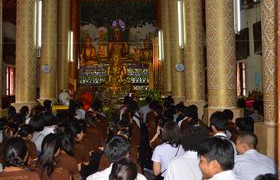 รูปภาพ : วิทยาลัยเทคโนโลยีและสหวิทยาการ จัดพิธีแห่เทียนพรรษา ประจำปีการศึกษา 2559 