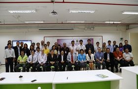 รูปภาพ : คณะวิศวกรรมศาสตร์ ขานรับการเป็นสมาชิก AEC จัดโครงการพัฒนาภาษาอังกฤษครูผู้สอน