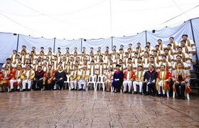 รูปภาพ : บรรยากาศถ่ายรูปหมู่ของบัณฑิตประจำปีการศึกษา