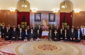 รูปภาพ : คณะผู้บริหารมทร.ล้านนา ร่วมลงนามถวายพระพรพระบาทสมเด็จพระเจ้าอยู่หัว