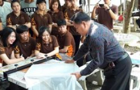 รูปภาพ : หลักสูตรเทคโนโลยีการพิมพ์และบรรจุภัณฑ์ จัดโครงการ RMUTL Workshop on Professional Screen Printing Techniques