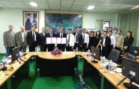 รูปภาพ : มทร.ล้านนา ลำปาง ร่วม MOU กับสโมสรโรตารี่ลำปาง กับโครงการ Shredder Project ประกอบเครื่องบดย่อย พัฒนาคุณภาพและเศรษฐกิจภาพรวมของชุมชนชาวเกษตรกร