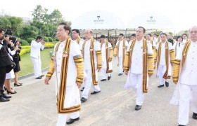 รูปภาพ : พิธีพระราชทานปริญญาบัตร ประจำปีการศึกษา 2558 ครั้งที่ 30