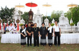 รูปภาพ : มทร.ล้านนา ร่วมพิธีดำหัวกู่เจ้าหลวง ประจำปีพุทธศักราช ๒๕๖๐