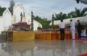 รูปภาพ : พิธีบวงสรวงพระวิษณุกรรมเจ้า พิธีไหว้ครู และ พิธีบายศรีสู่ขวัญ ประจำปีการศึกษา 2560