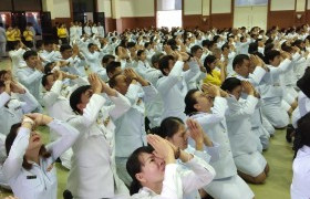 รูปภาพ : ผู้บริหาร มทร.ล้านนา ลำปาง ร่วมพิธีวางพวงมาลาและพิธีถวายบังคม เนื่องในวันสวรรคต พระบาทสมเด็จพระเจ้าอยู่หัวฯ รัชกาลที่ 9