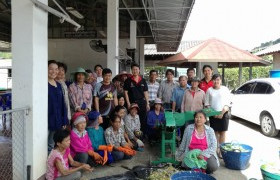 รูปภาพ : มทร.ล้านนา ลำปางมอบเครื่องสับสับปะรดสำหรับทำปุ๋ยชีวภาพแก่เกษตรกรห้วยหลวง