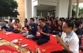 รูปภาพ : มทร.ล้านนา เชียงราย จัดกิจกรรมส่งเสริมพระพุทธศาสนาสวดมนต์ทำวัตรเช้า ทำบุญตักบาตรและฟังเทศน์พื้นเมืองชาดกเนื่องในเทศกาลเข้าพรรษา สัปดาห์ที่ 5