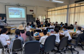 รูปภาพ : คณะวิศวกรรม ต้อนรับ โรงเรียนบ้านคุณแม่ เข้าศึกษาเรียนรู้ เรื่องหุ่นยนต์