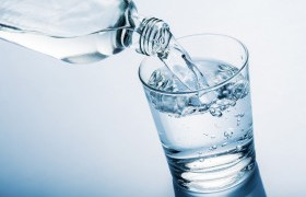 Image : Drinking water before meals helps dieting, says study