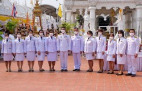 รูปภาพ : มทร.ล้านนา น่าน ร่วมงานประเพณีสมโภชสรงน้ำพระหลักเมืองน่าน ประจำปี พ.ศ.2565 และพิธีแก้มเลี้ยงอารักษ์พระนครน่าน วันศุกร์ ที่ 15 เมษายน 2565 เวลา 08.00 น. ณ มณฑลพิธีศาลพระหลักเมืองน่าน วัดมิ่งเมือง ตำบลในเวียง อำเภอเมืองน่าน จังหวัดน่าน