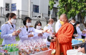 รูปภาพ : มทร.ล้านนา ตาก ร่วมพิธีทำบุญตักบาตรถวายพระราชกุศล เฉลิมพระเกียรติสมเด็จพระนางเจ้าฯ พระบรมราชินี ประจำปี 2565