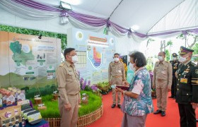 รูปภาพ : มทร.ล้านนา ร่วมจัดแสดงผลงาน การวิจัย  ข้าวล้านนา  RMUTL Lanna Grain RAD  ร่วมวิจัยเพื่อถ่ายทอดเทคโนโลยีแก่เกษตรกรสู่การสร้างความมั่นคงทางอาหาร