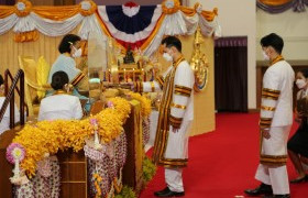 รูปภาพ : สมเด็จพระกนิษฐาธิราชเจ้า กรมสมเด็จพระเทพรัตนราชสุดาฯ สยามบรมราชกุมารี  เสด็จพระราชดำเนินแทนพระองค์ในการพระราชทานปริญญาบัตรแก่ผู้สำเร็จการศึกษาจากมหาวิทยาลัยเทคโนโลยีราชมงคลล้านนา ประจำปีการศึกษา 2562 