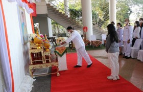 รูปภาพ : มทร.ล้านนา เชียงราย จัดพิธีถวายพระพรชัยมงคล พิธีเจริญพระพุทธมนต์ และเจริญจิตภาวนา เพื่อถวายพระพรชัยมงคลแด่  สมเด็จพระเจ้าลูกเธอเจ้าฟ้าพัชรกิติยาภา นเรนทิราเทพยวดี กรมหลวงราชสาริณีสิริพัชร มหาวัชรราชธิดา