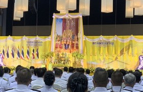 รูปภาพ : มทร.ล้านนา ร่วมพิธีลงนามถวายพระพรเพื่อน้อมรำลึกถึงพระมหากรุณาธิคุณ เนื่องในวันฉัตรมงคล