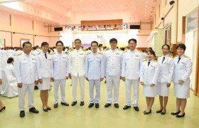 รูปภาพ : มทร.ล้านนา ลำปาง ร่วมพิธีทำบุญตักบาตรถวายพระราชกุศลและพิธีถวายสัตย์ปฏิญาณเพื่อเป็นข้าราชการที่ดี เนื่องในโอกาสวันเฉลิมพระชนมพรรษาพระบาทสมเด็จพระเจ้าอยู่หัว