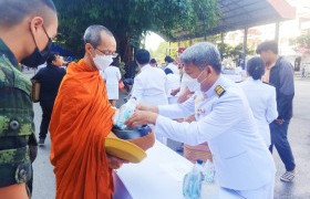 รูปภาพ : ตัวแทน มทร.ล้านนา เข้าร่วมพิธีสวดพระพุทธมนต์และทำบุญตักบาตรถวายพระราชกุศลเนื่องในวันสมเด็จพระมหาธีรราชเจ้า