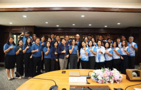 รูปภาพ : สวท.มทร.ล้านนา  ให้การต้อรับคณะศึกษาดูงานด้านระบบการรับสมัครนักศึกษา และการให้บริการด้านงานทะเบียนในส่วนของ จาก ม.พายัพ 