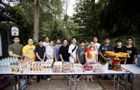 รูปภาพ : คณาจารย์ เจ้าหน้าที่ ศิษย์เก่า ศิษย์ปัจจุบัน ร่วมจัดซุ้มโรงทานประเพณีเตียวขึ้นดอยสุเทพ - วิสาขบูชา ประจำปี ๒๕๖๘