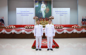 รูปภาพ : มทร.ล้านนา ตาก ร่วมพิธีทำบุญตักบาตรและพิธีวางพุ่ม เฉลิมพระเกียรติพระบาทสมเด็จพระปรเมนทรมหาอานันทมหิดล พระอัฐมรามาธิบดินทร เนื่องในโอกาสวันพระบรมราชสมภพครบ 100 ปี 