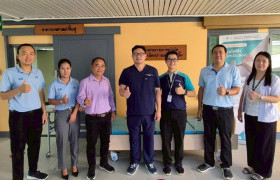 รูปภาพ : มทร.ล้านนา ร่วมส่งมอบอุปกรณ์ช่วยรับประทานอาหาร และเตียงผู้ป่วยไฟฟ้า สนับสนุนการฟื้นฟูผู้ป่วย แก่คณะแพทยศาสตร์ มช.