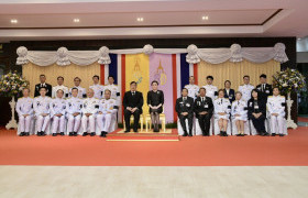 รูปภาพ :  พระบาทสมเด็จพระเจ้าอยู่หัว และสมเด็จพระนางเจ้าฯ พระบรมราชินี เสด็จพระราชดำเนินไปทรงเปิดอาคารเรียนรู้เฉลิมพระเกียรติ 72 พรรษา และทรงเปิดงาน “โครงการหลวง 2568” ที่จังหวัดเชียงใหม่