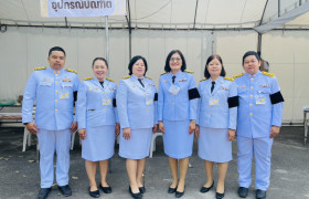 รูปภาพ : สำนักงานบริหารทรัพย์สินและสิทธิประโยชน์ มทร.ล้านนา ร่วมเปิดให้บริการจำหน่ายชุดอุปกรณ์บัณฑิต ในพิธีมอบปริญญาบัตรแก่ผู้สำเร็จการศึกษาจากมหาวิทยาลัยเทคโนโลยีราชมงคลล้านนา ครั้งที่ 5 ประจำปีการศึกษา 2567