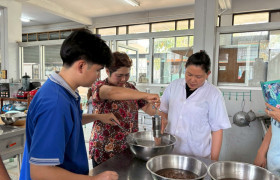 รูปภาพ : คณะวิทยาศาสตร์และเทคโนโลยีการเกษตร มทร.ล้านนา ตาก  เป็นวิทยากรให้ความรู้ “การแปรรูปบุกเป็นเส้น”