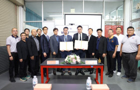 รูปภาพ : มทร.ล้านนา ลงนาม MOU ร่วมกับ บริษัท โฮยา ลำพูน จำกัด เสริมสร้างความร่วมมือทางวิชาการ วิจัย และนวัตกรรม ตอบโจทย์อุตสาหกรรมอย่างยั่งยืน