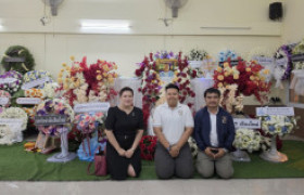 รูปภาพ : กองประชาสัมพันธ์ มทร.ล้านนา ร่วมแสดงความอาลัยในพิธีบำเพ็ญกุศลศพสื่อมวลชนเครือข่ายของมหาวิทยาลัย