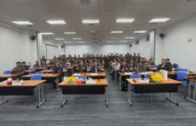 รูปภาพ : คณาจารย์และนักศึกษาวิศวกรรมอุตสาหการ ศึกษาดูงานบริษัท ฮานา ไมโครอิเล็คโทรนิคส จ.ลำพูน เสริมประสบการณ์จริงด้านวิศวกรรมซ่อมบำรุง เชื่อมการเรียนรู้สู่ภาคอุตสาหกรรม