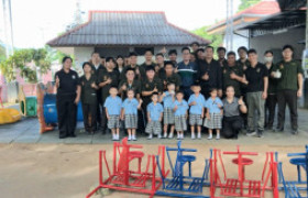 รูปภาพ : นักศึกษาเตรียมวิศวะ มทร.ล้านนา  จิตอาสาตรวจซ่อมเครื่องเล่นเด็ก ศูนย์พัฒนาเด็กเล็กลวงเหนือ